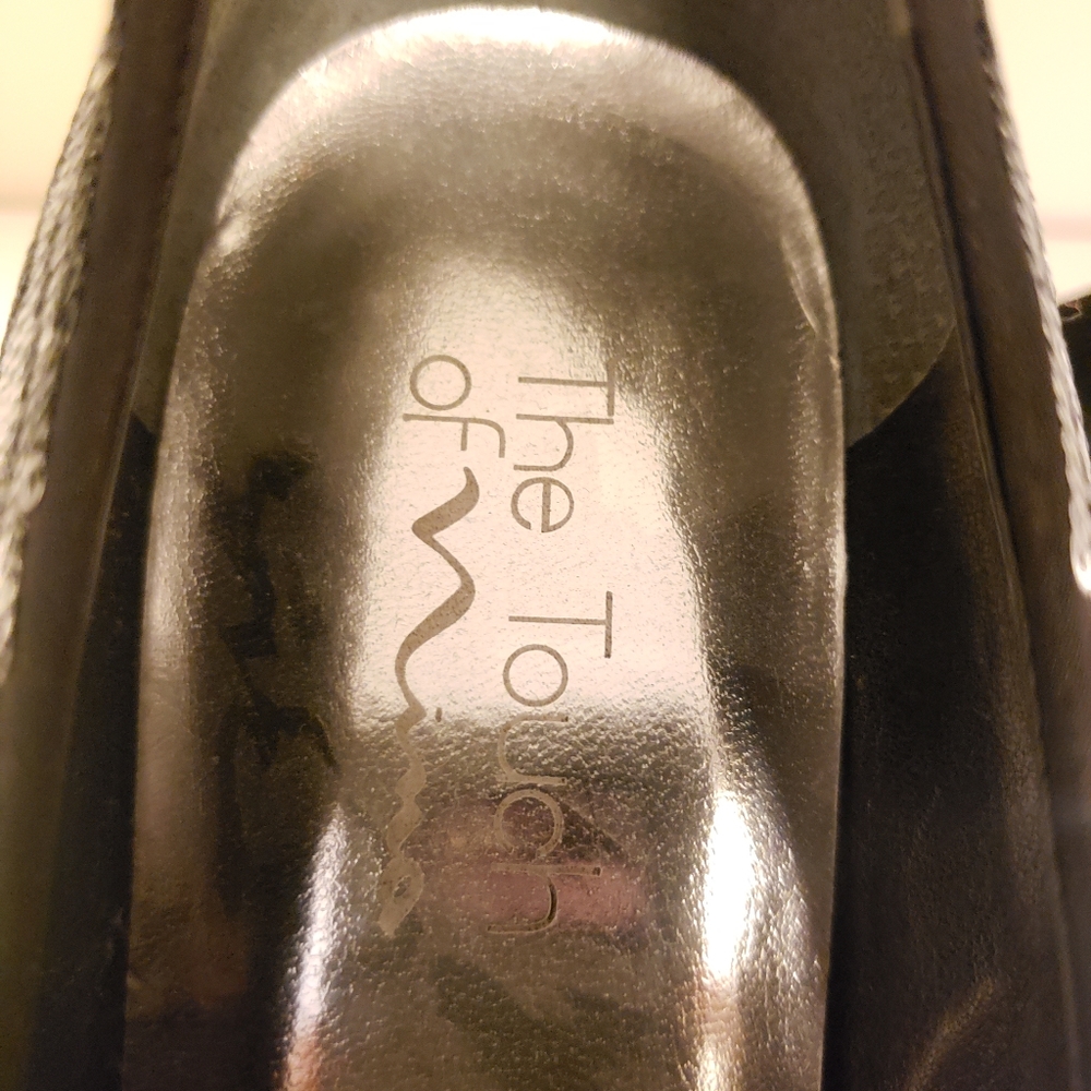 Shoes - Picture 5 of 8